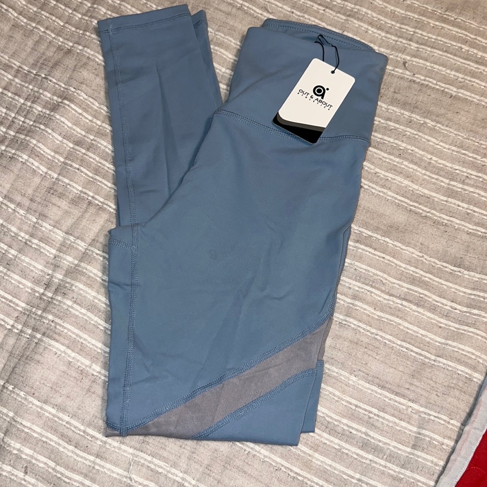 *NWT* yoga pants (XS)